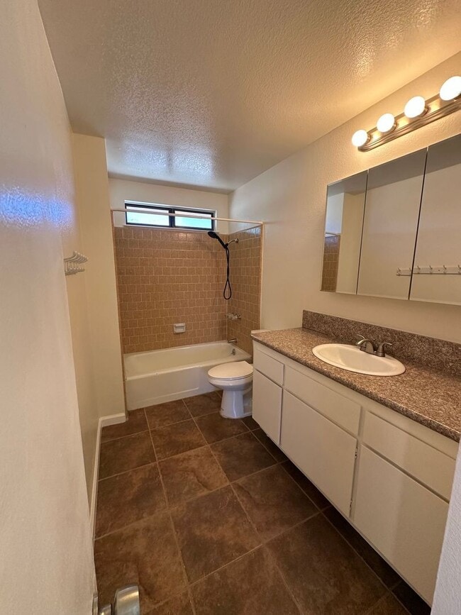 Building Photo - Spacious is The Word!