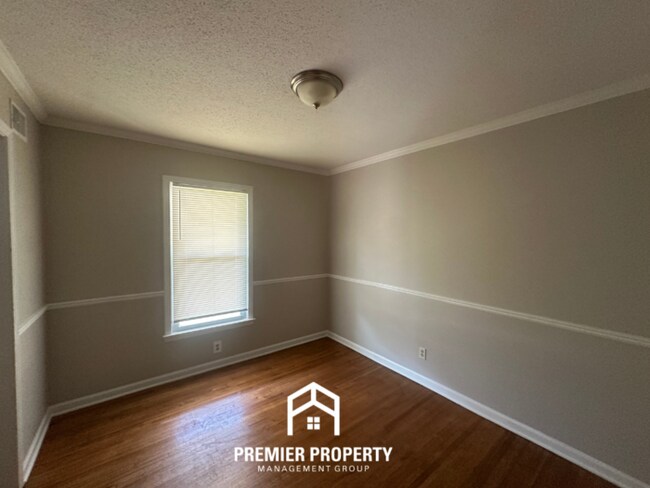 Building Photo - 5218 Fernleaf Ave
