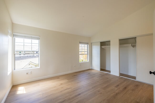 Building Photo - 3776 Portland Ct
