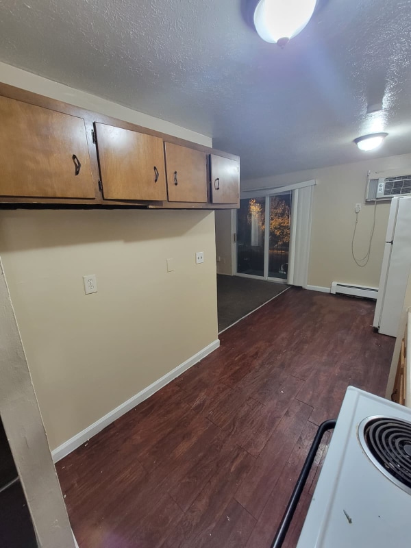 Building Photo - 13540 Superior Rd