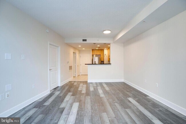 Building Photo - 3600 S Glebe Rd