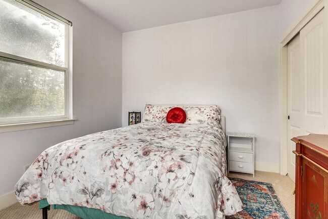 Building Photo - 158 Sierra Pl