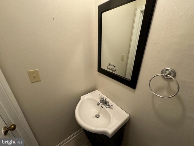 Building Photo - 205 Little River Dr