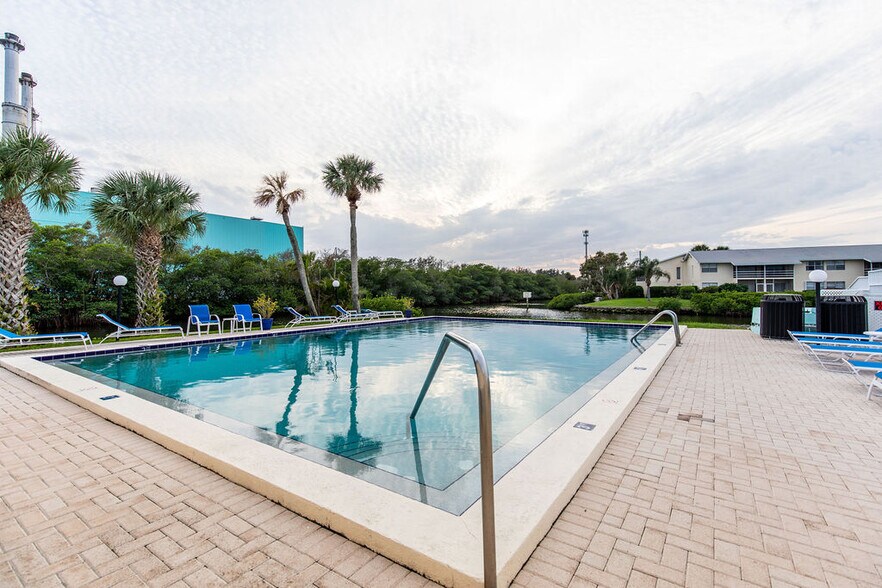 Building Photo - 1815 Robalo Dr