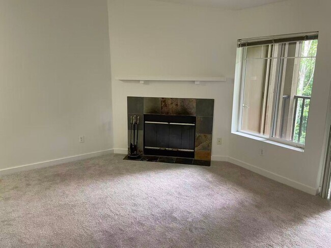 Building Photo - Nice 2-bed, 2-bath condo with two-car parking space in Bothell for rent