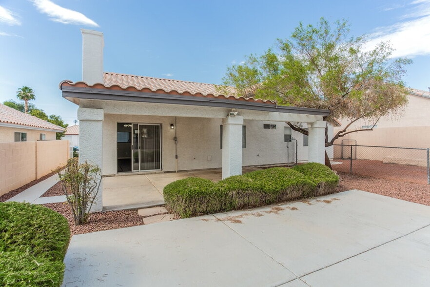 Building Photo - 3110 De Vinci Ct