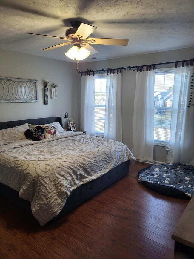 Building Photo - 220 Newport Drive