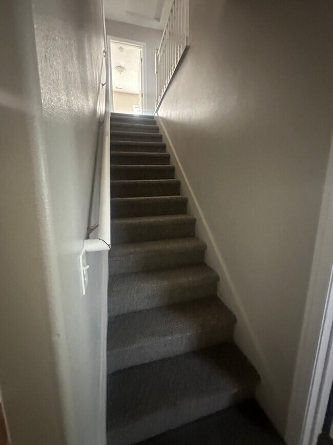 Building Photo - Spacious 4-Bedroom Home Near Northtown Mall