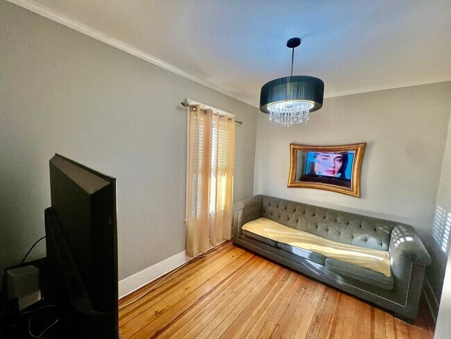 Building Photo - 41 Pearl St