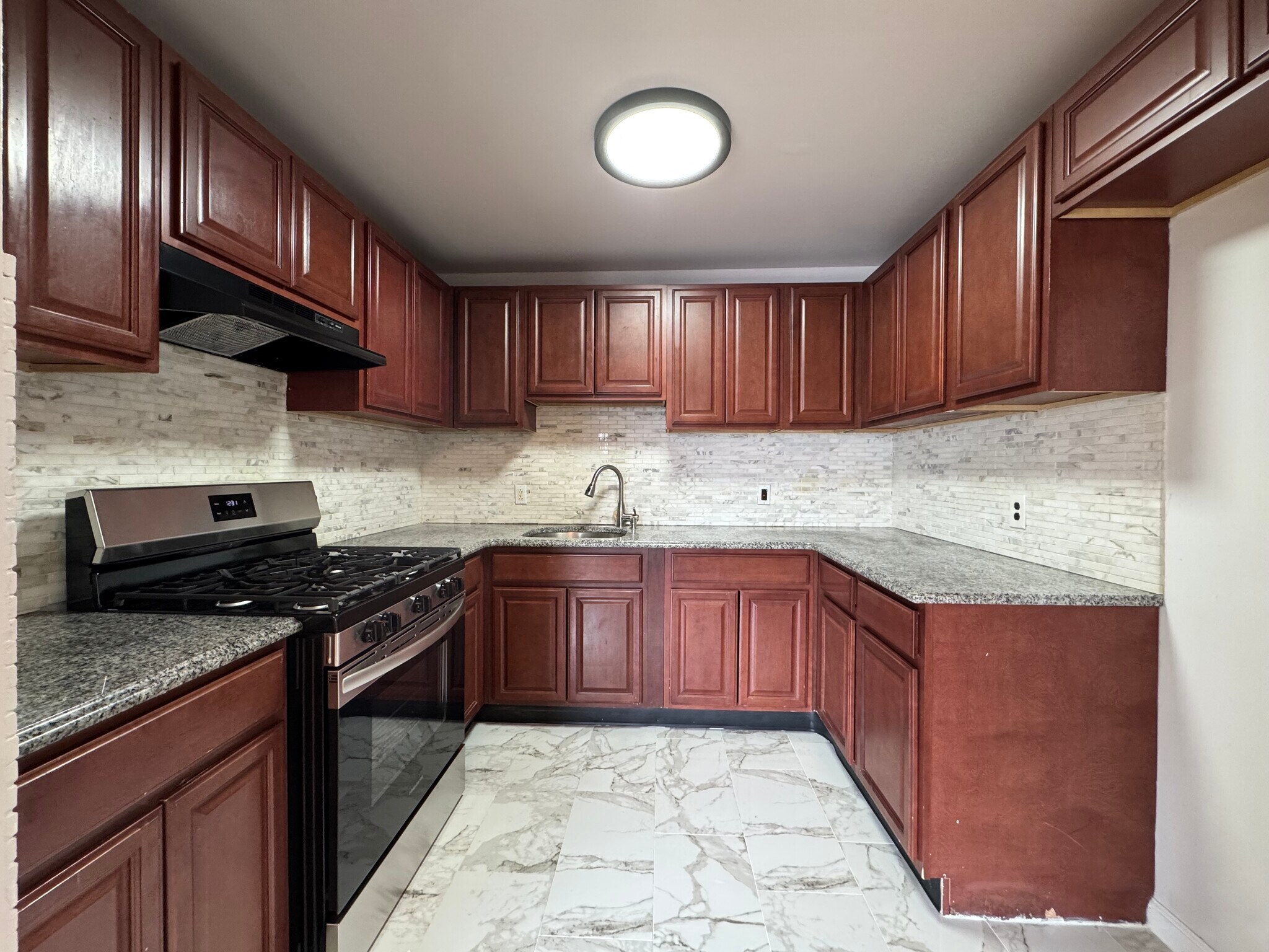 Building Photo - 192 Burnett Ave