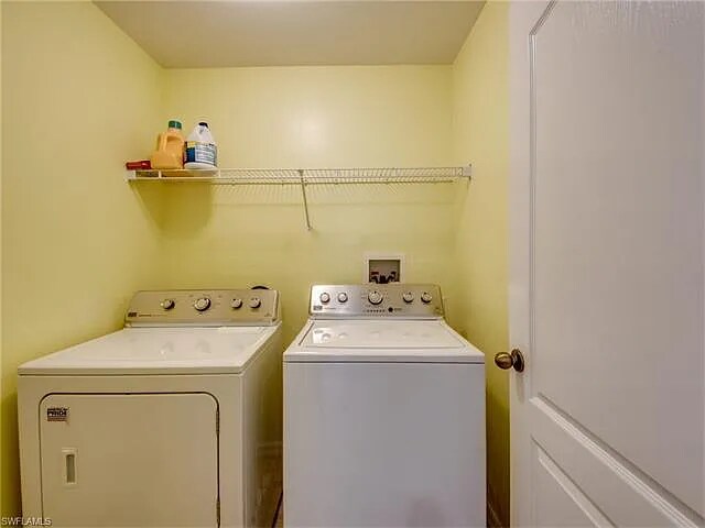 Building Photo - 3610 NE 12th Ct