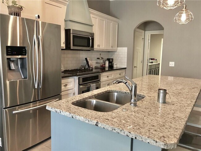 Building Photo - 3317 Lakeshire Ridge Way