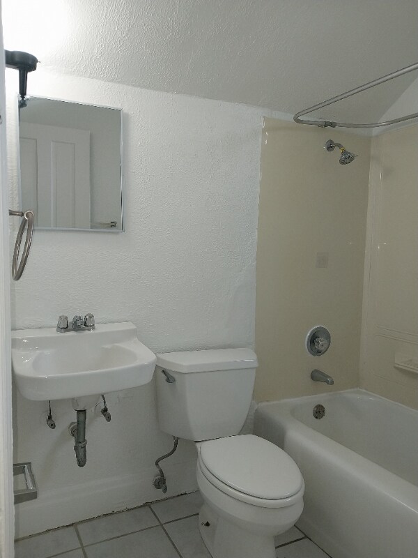 Building Photo - 3517 Clifton Ave