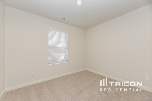 Building Photo - 356 Park Glen Dr