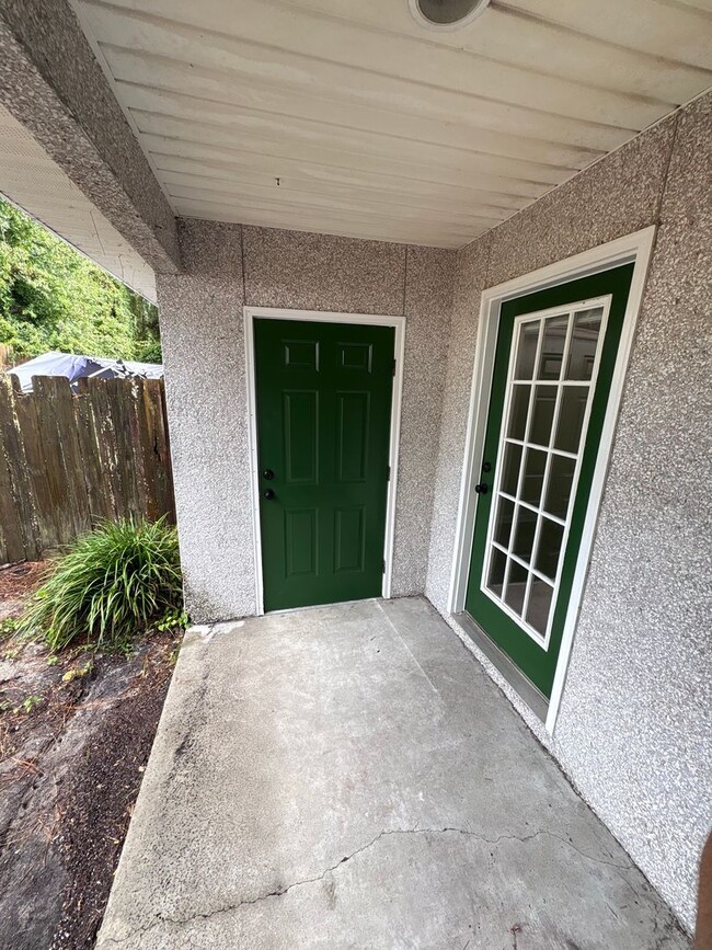 Building Photo - 106 Leeswood Cir