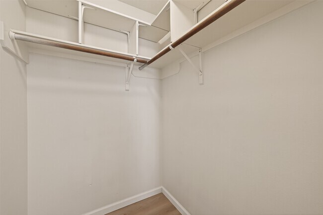 Building Photo - 15910 Clayton Bend Dr