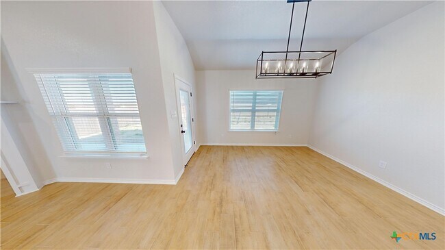 Building Photo - 808 Dred Roger Circle