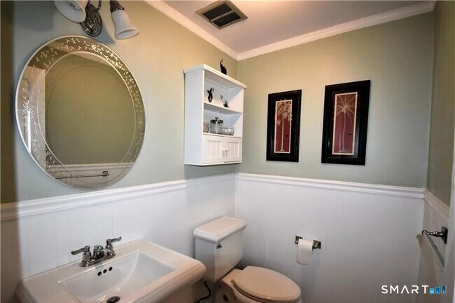 Building Photo - 25 Shelter Rock Rd