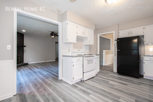 Building Photo - 15211 Navaho-