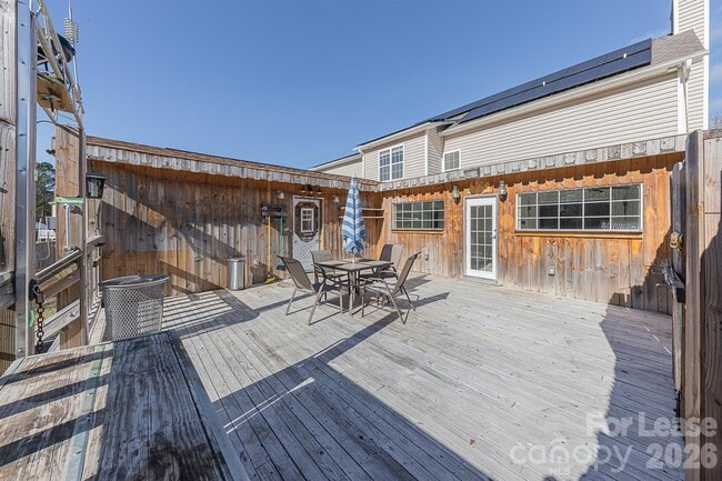 Building Photo - 110 Mendover Dr