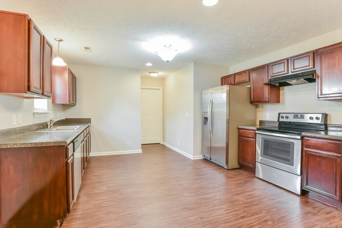 Building Photo - 956 Tom Hailey Blvd
