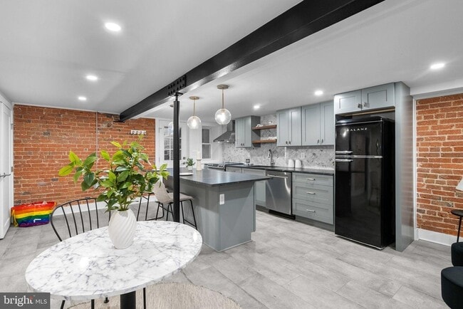 Building Photo - 1616 Kilbourne Pl NW