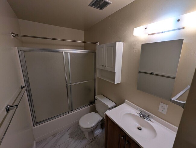 Building Photo - 4647 E Rishell Ct