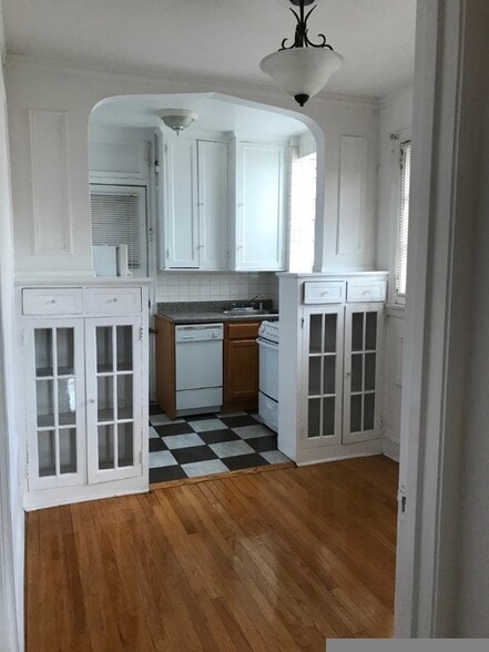 Building Photo - 4875 N Paulina St