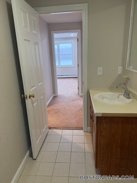 Building Photo - 13 Kenmar Dr