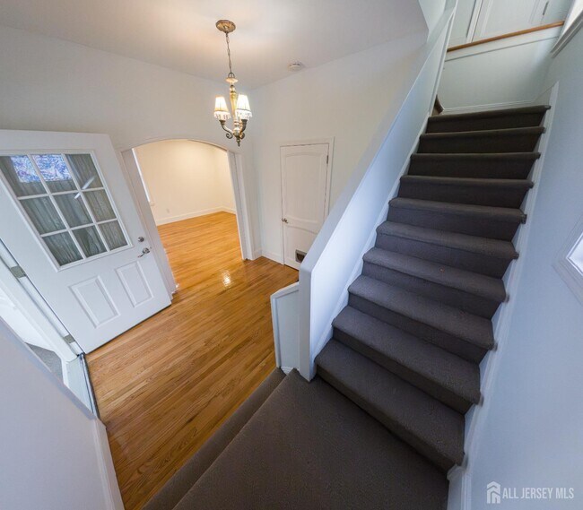 Building Photo - 15 Sedgwick St