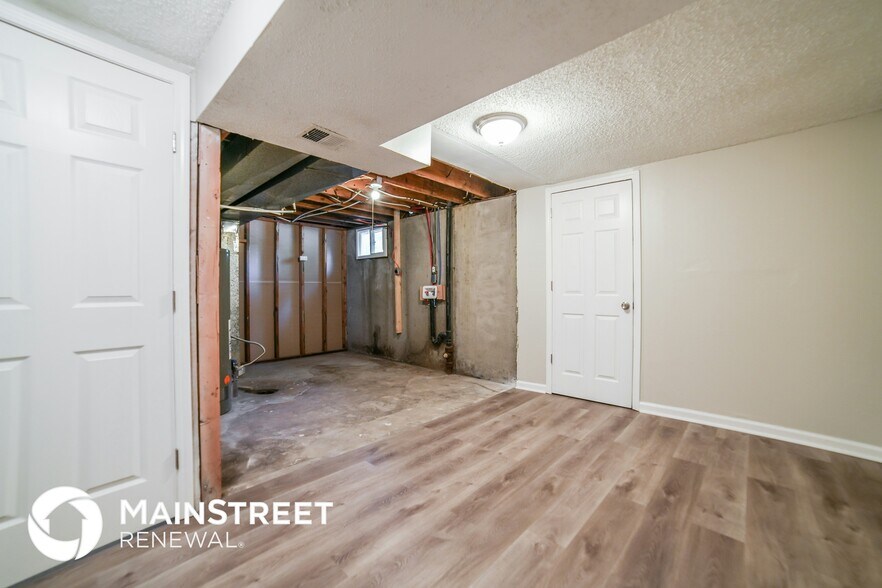 Building Photo - 601 S Central St