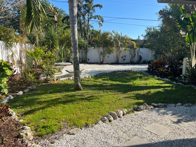 Building Photo - 3052 Tyrone Ln