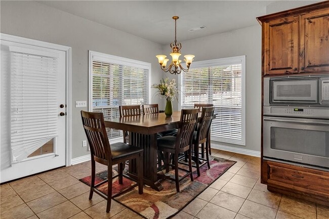 Building Photo - 2265 N Covington Park Blvd