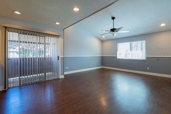 Building Photo - Ready to Move In - Two Bedrooms!