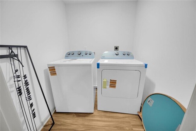 Building Photo - 3119 Piper Dr