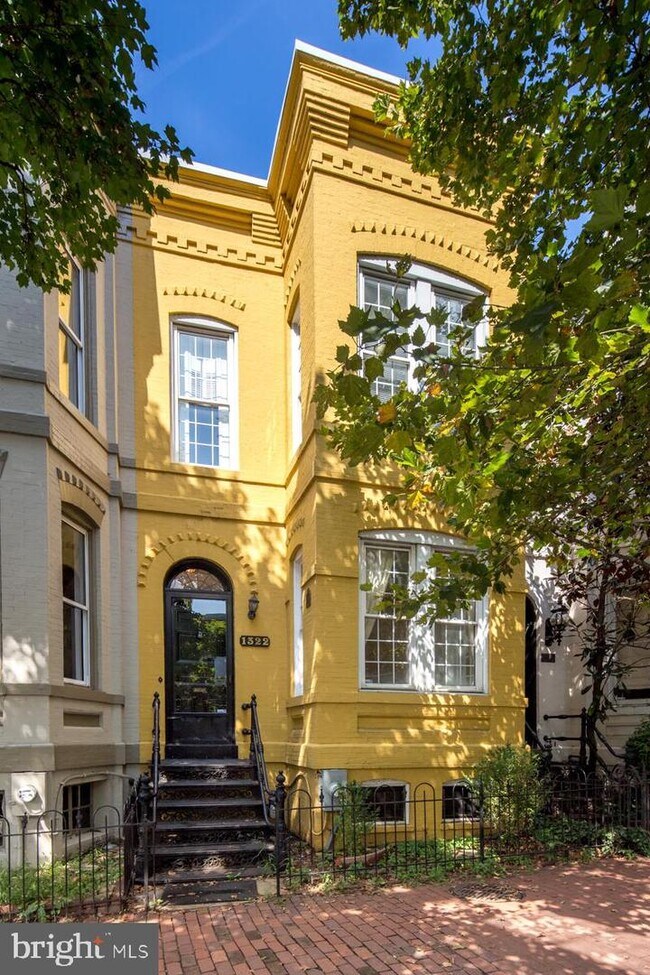 Building Photo - 1322 35th St NW