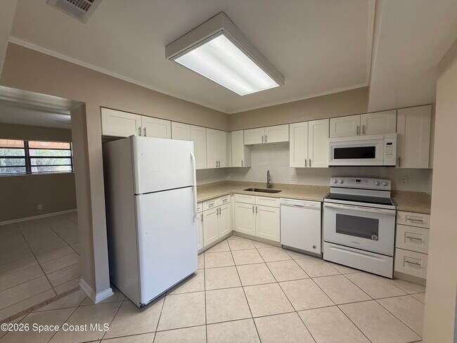 Building Photo - 2320 Madrid Ave SE