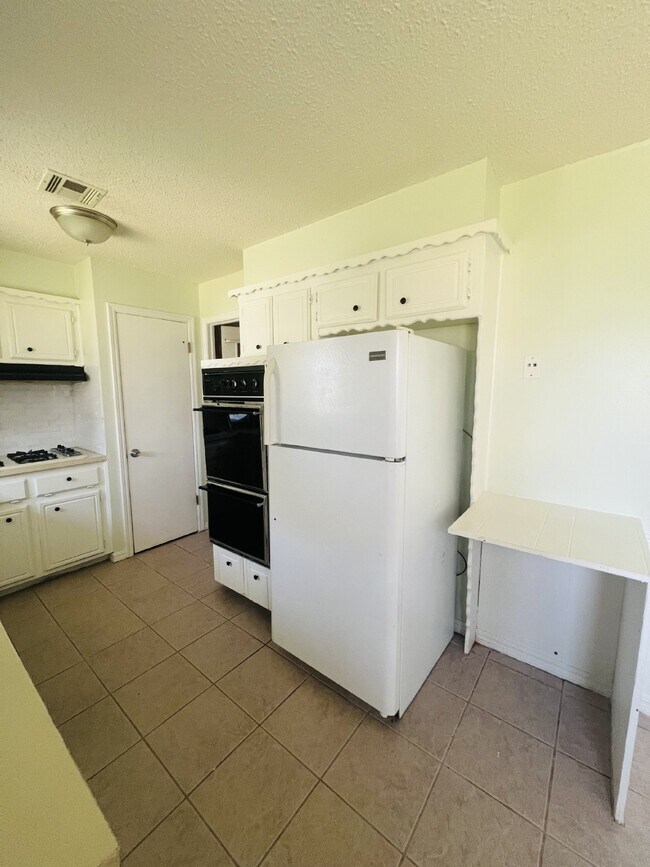 Building Photo - 840 N Windermere Dr