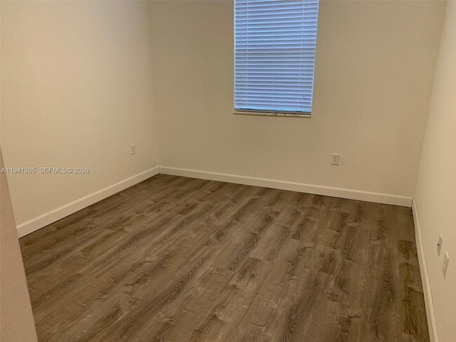 Building Photo - 1271 SE 27th Terrace