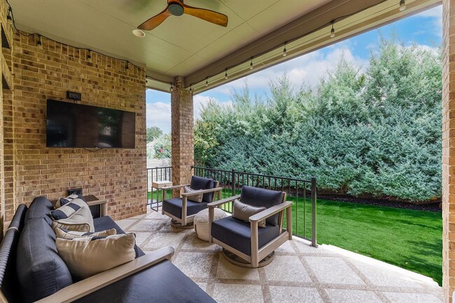 Building Photo - 104 Indian Paintbrush Trl