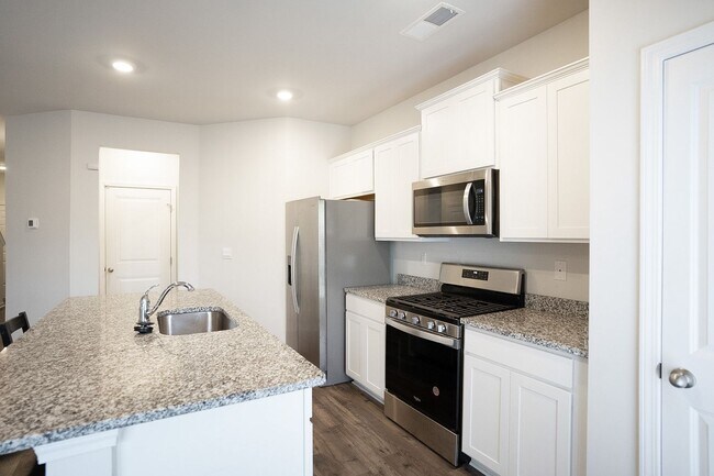 Building Photo - 950 Quaint Parish Cir