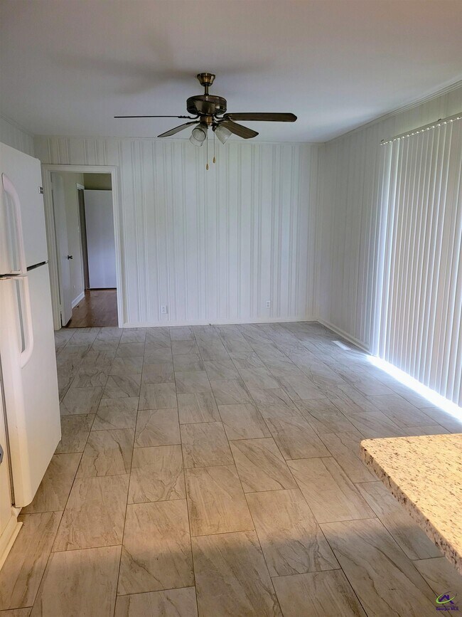 Building Photo - 2989 King Alfred Dr