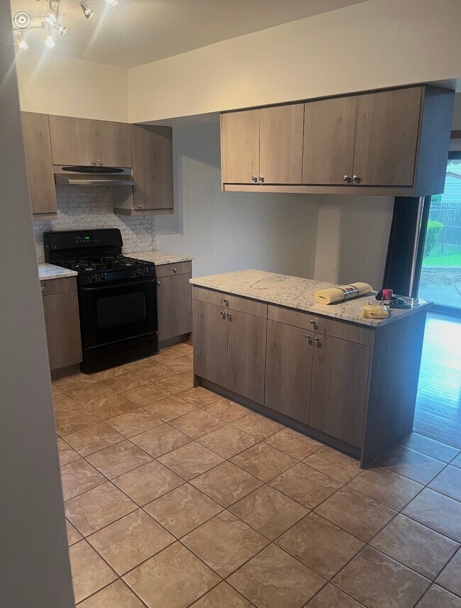 Building Photo - 38851 Arlingdale Dr