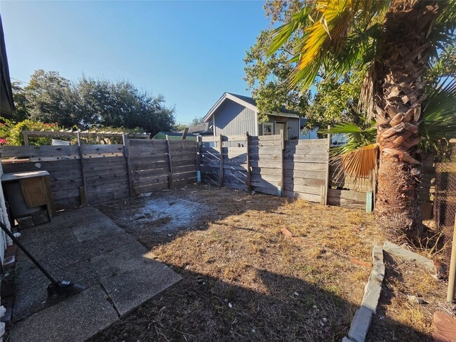 Building Photo - 5403 Ave Q 1/2