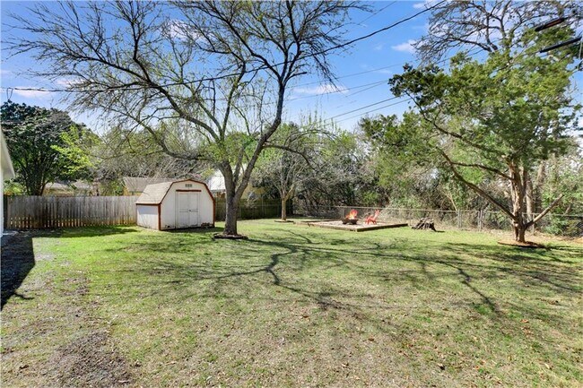 Building Photo - 5204 Creekline Dr