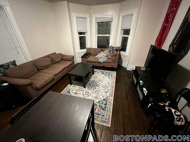 Building Photo - 40-42 Hillside St.