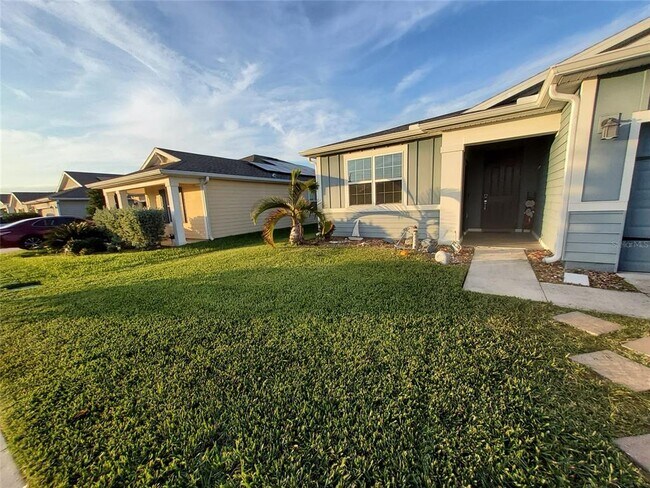 Building Photo - 725 Simone Ct