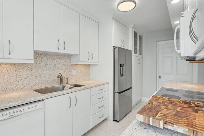 Building Photo - 4280 Galt Ocean Dr