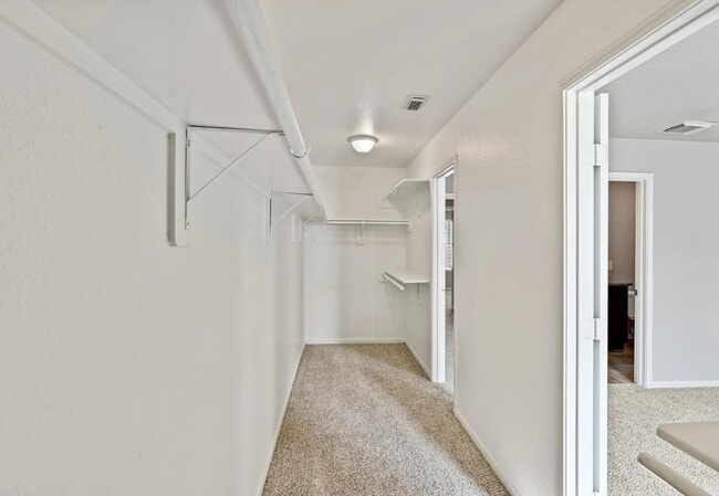 Building Photo - 9730 Clifton Park Dr
