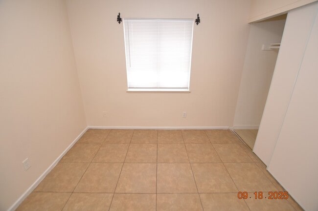 Building Photo - 3646 Longfellow St